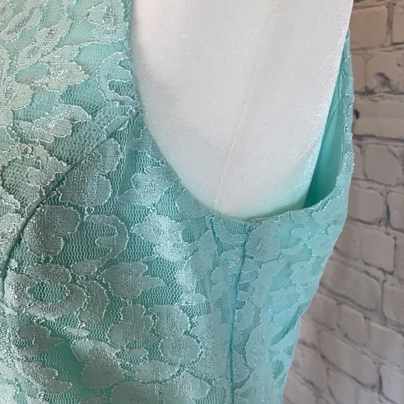 Speechless Lace Green Dress - Picture 5 of 7